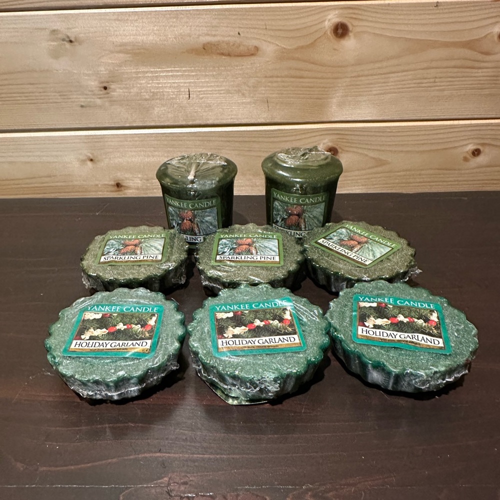BNWT Yankee Candle tart warmers and votive candles in holiday scents